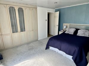 Bed 1 - House- click for photo gallery